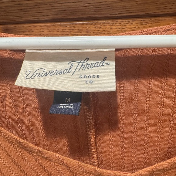 Universal Thread Rust V-Neck Tunic Top - Picture 3 of 4